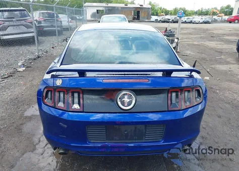 2013 Ford Mustang V6 z USA, uszkodzony, nr VIN 1ZVBP8AM4D5227735